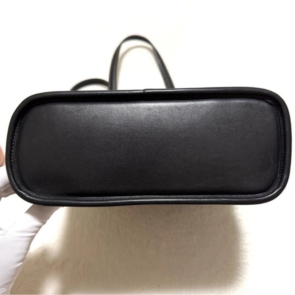 Black Leather Shoulder Bag - Picture 6 of 7